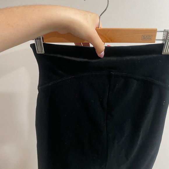 SPANX Velvet Leggings Very Black Size Small - Picture 4 of 4